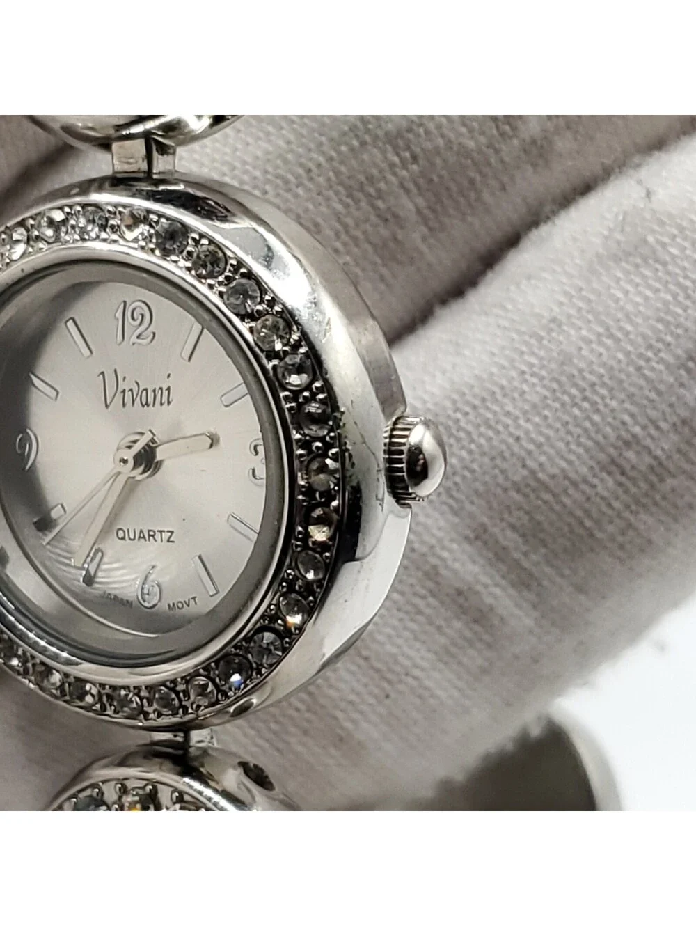 Vivani Rhinestone Quartz Womens Watch 24mm Silver Tone New Battery